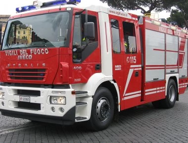 Ιταλία: Φωτιά σε 10όροφη πολυκατοικία στο Μιλάνο - 7 τραυματίες